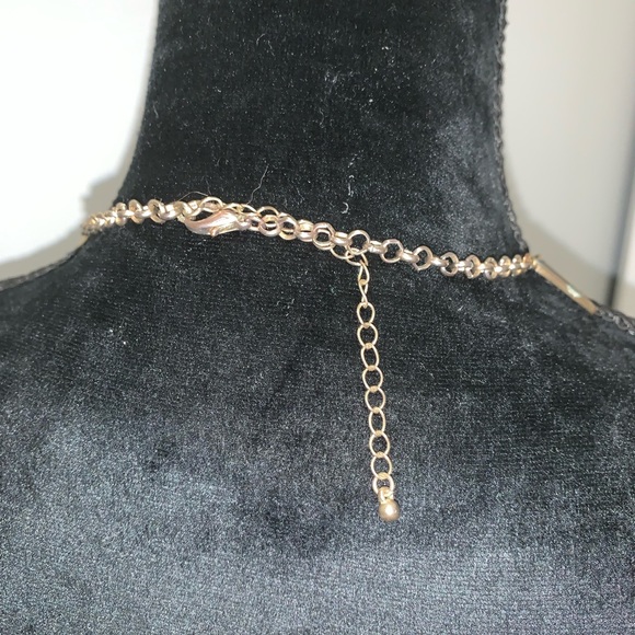Forever 21  faux leather triangle necklace - Picture 2 of 5